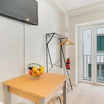 Q By Atlantic Apartment *